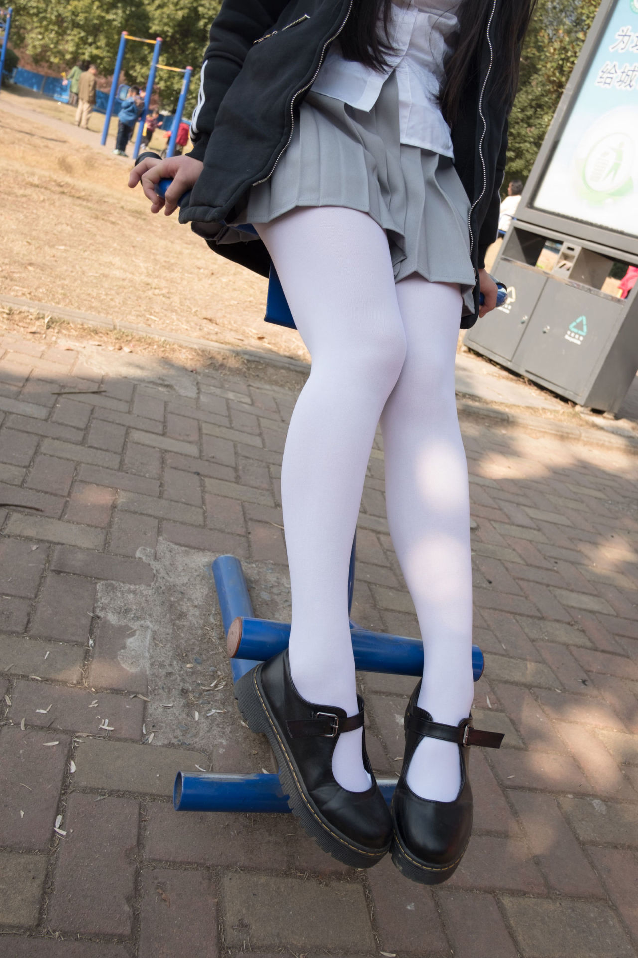 [森萝财团] BETA-012 户外丝足秀